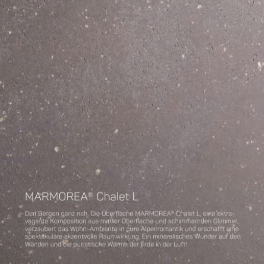 Den Bergen ganz nah. Die Oberfläche MARMOREA® Chalet L, eine extra - vagante Komposition aus matter Oberfläche und schimmernden Glimmer, verzaubert das Wohn-Ambiente in pure Alpenromantik und erschafft eine spektakuläre akzentvolle Raumwirkung. Ein mineralisches Wunder auf den Wänden und die puristische Wärme der Erde in der Luft!